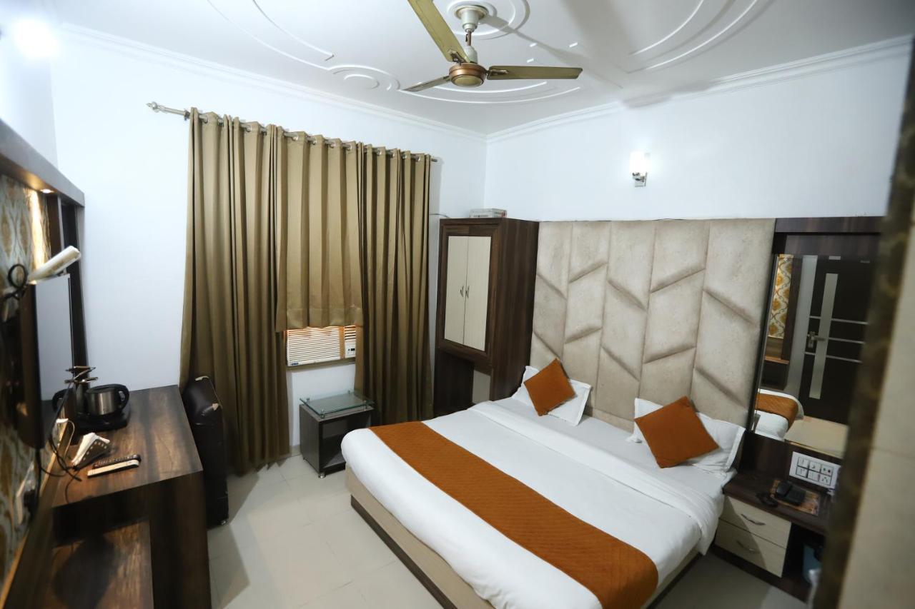 Hotel Malhotra Inn 50 Meter From Golden Temple Amritsar Dış mekan fotoğraf