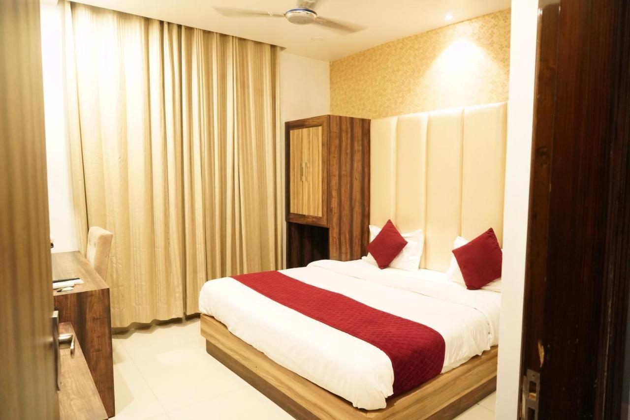 Hotel Malhotra Inn 50 Meter From Golden Temple Amritsar Dış mekan fotoğraf