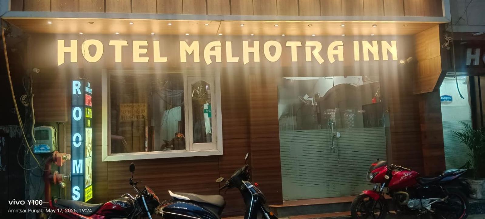 Hotel Malhotra Inn 50 Meter From Golden Temple Amritsar Dış mekan fotoğraf