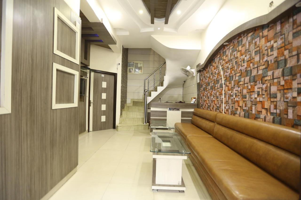 Hotel Malhotra Inn 50 Meter From Golden Temple Amritsar Dış mekan fotoğraf